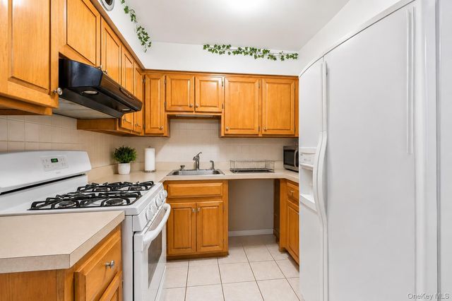 3303 Palmer Avenue, Bronx, NY 10475