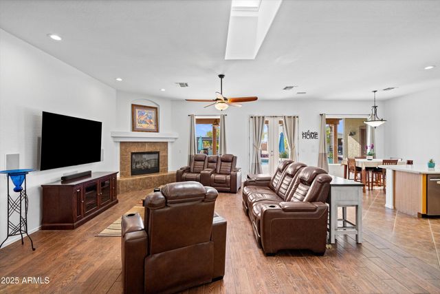 24909 W RED ROBIN Drive, Wittmann, AZ 85361