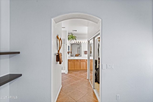 24909 W RED ROBIN Drive, Wittmann, AZ 85361