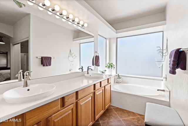 24909 W RED ROBIN Drive, Wittmann, AZ 85361