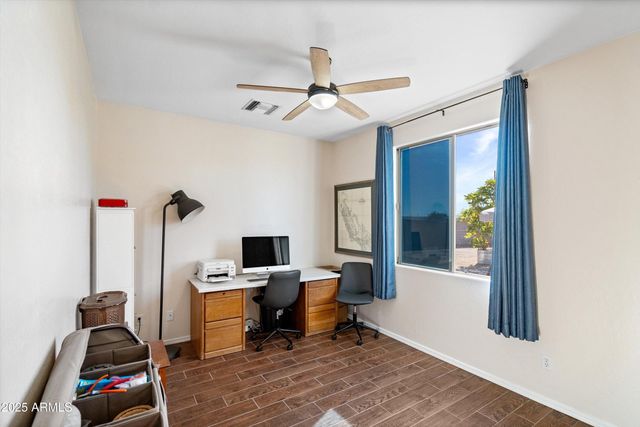 24909 W RED ROBIN Drive, Wittmann, AZ 85361