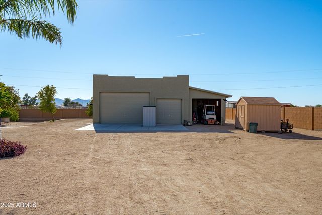 24909 W RED ROBIN Drive, Wittmann, AZ 85361