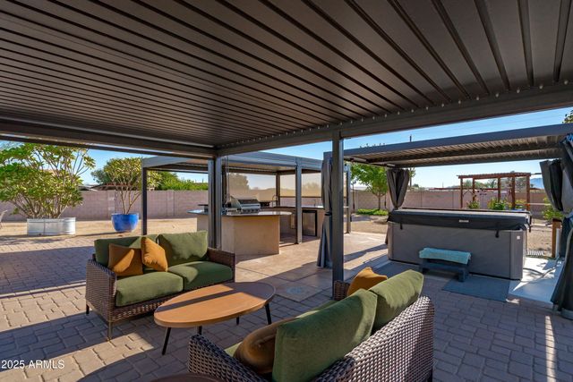 24909 W RED ROBIN Drive, Wittmann, AZ 85361