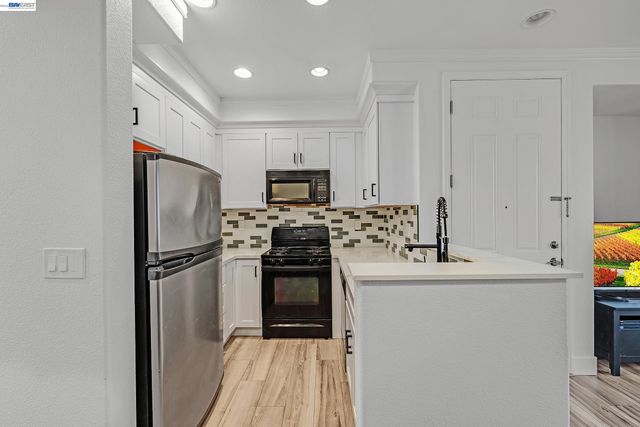 1594 Tucker St 56, Oakland, CA 94603