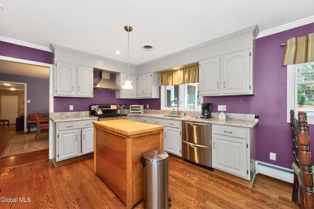 7 N Maple Lane, Colonie, NY 12211