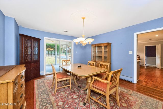 7 N Maple Lane, Colonie, NY 12211