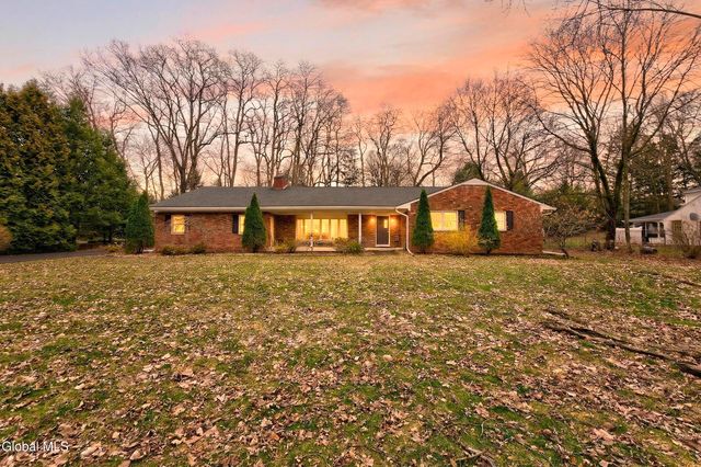 7 N Maple Lane, Colonie, NY 12211