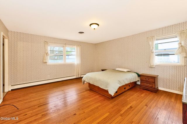 7 N Maple Lane, Colonie, NY 12211