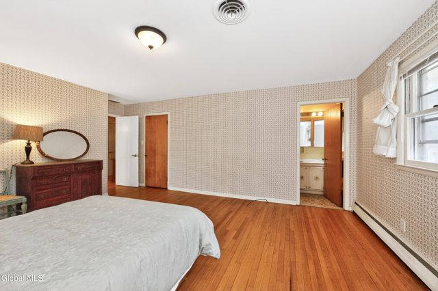 7 N Maple Lane, Colonie, NY 12211