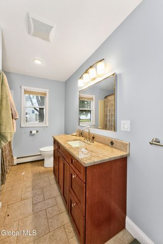 7 N Maple Lane, Colonie, NY 12211