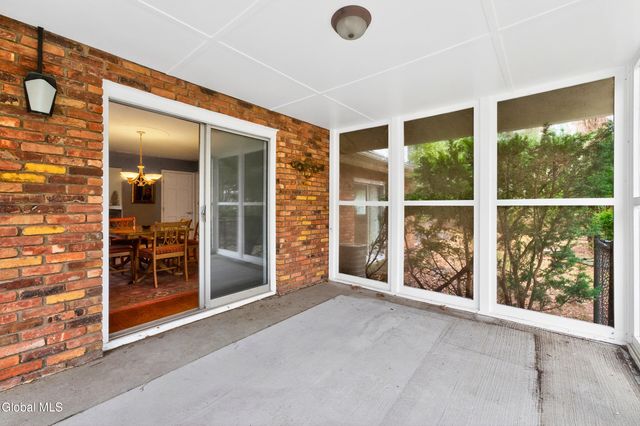 7 N Maple Lane, Colonie, NY 12211