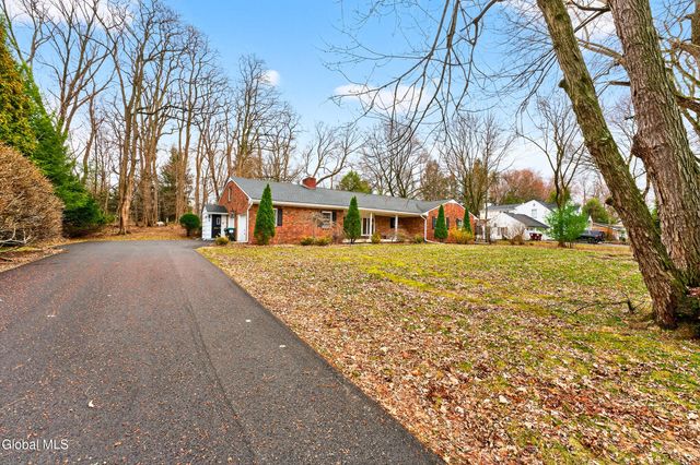 7 N Maple Lane, Colonie, NY 12211