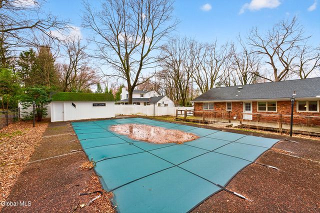 7 N Maple Lane, Colonie, NY 12211