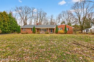 7 N Maple Lane, Colonie, NY 12211