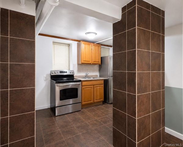 927 Summit Avenue, Bronx, NY 10452