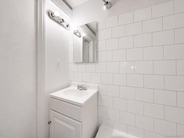 927 Summit Avenue, Bronx, NY 10452