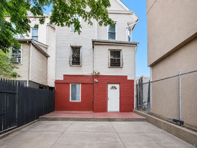 927 Summit Avenue, Bronx, NY 10452