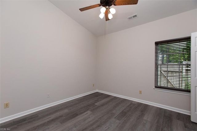 313 Wrought Iron BND, Yorktown, VA 23693