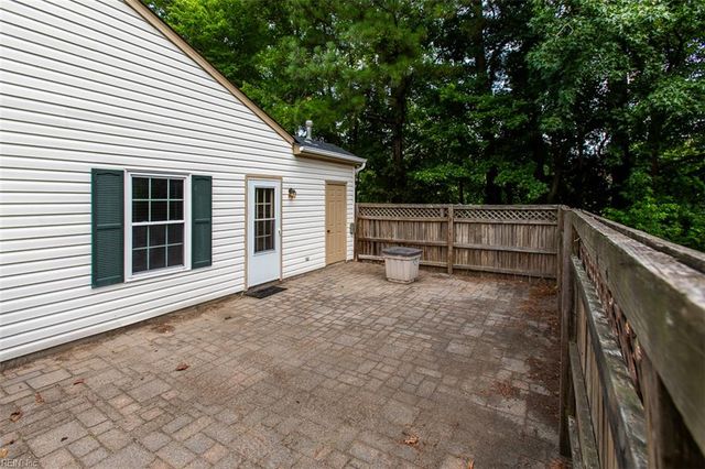 313 Wrought Iron BND, Yorktown, VA 23693