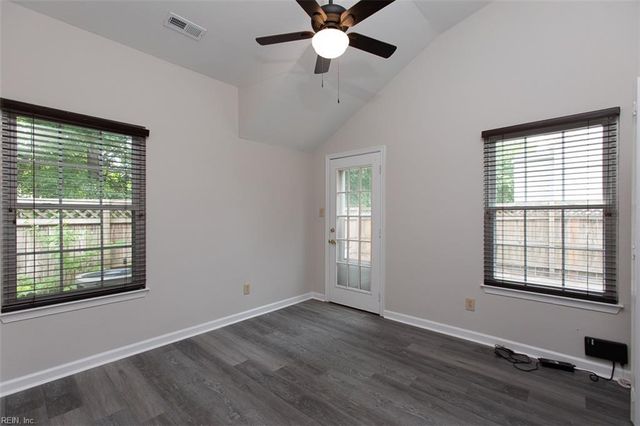 313 Wrought Iron BND, Yorktown, VA 23693