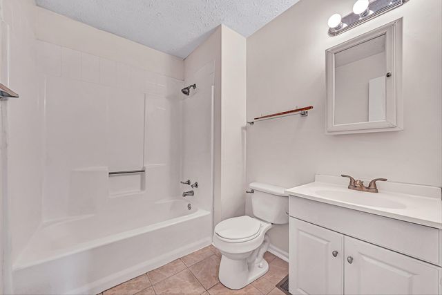 162 Tinkerview DR, Cloverdale, VA 24077