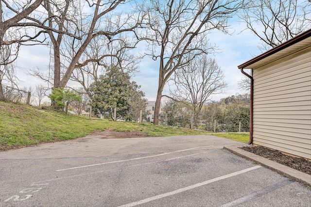 162 Tinkerview DR, Cloverdale, VA 24077