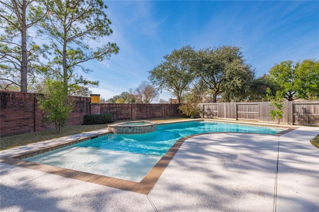 2881 Tuscania Lane, League City, TX 77573