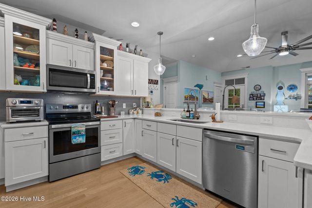 107 SE 44th Street, Oak Island, NC 28465