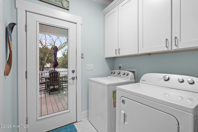 107 SE 44th Street, Oak Island, NC 28465