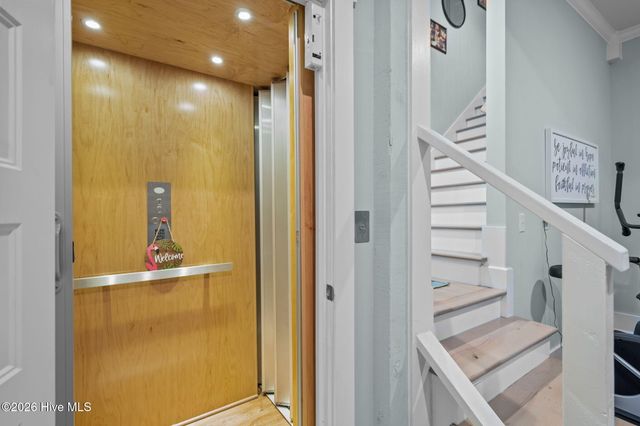 107 SE 44th Street, Oak Island, NC 28465