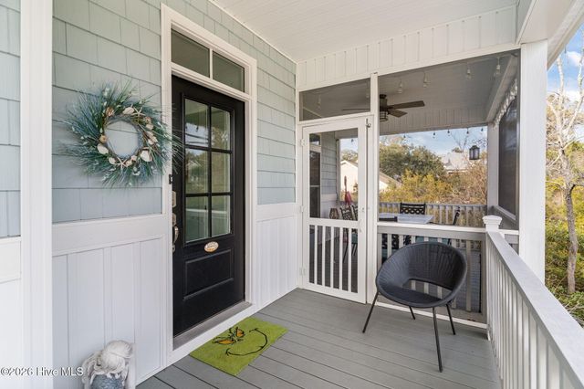 107 SE 44th Street, Oak Island, NC 28465