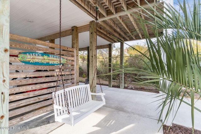 107 SE 44th Street, Oak Island, NC 28465