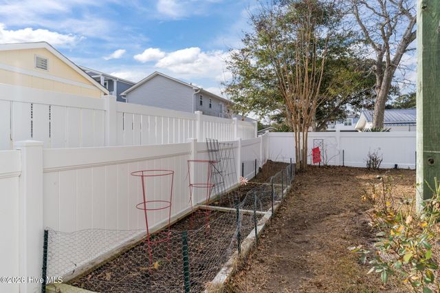 107 SE 44th Street, Oak Island, NC 28465