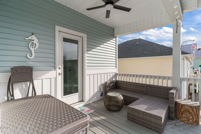 107 SE 44th Street, Oak Island, NC 28465