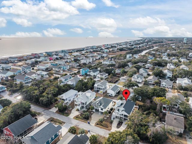 107 SE 44th Street, Oak Island, NC 28465