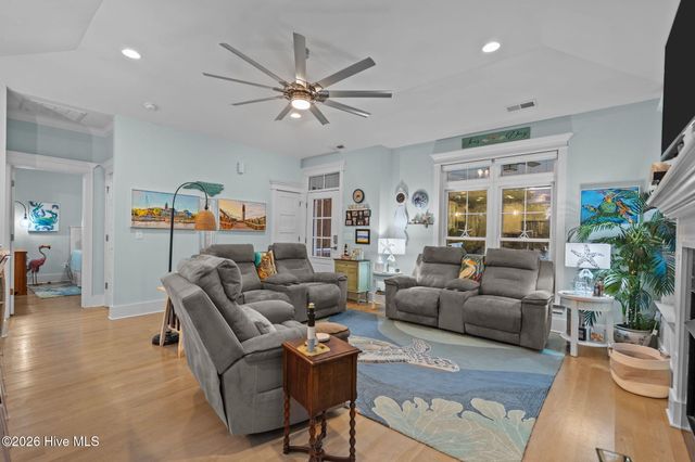 107 SE 44th Street, Oak Island, NC 28465