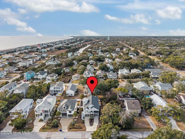 107 SE 44th Street, Oak Island, NC 28465