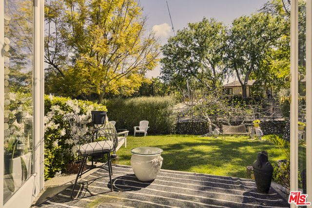 13166 Valley Vista Boulevard, Studio City, CA 91604