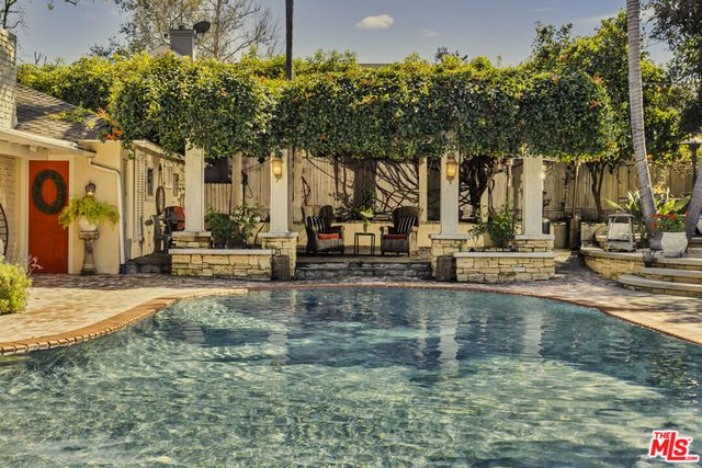 13166 Valley Vista Boulevard, Studio City, CA 91604