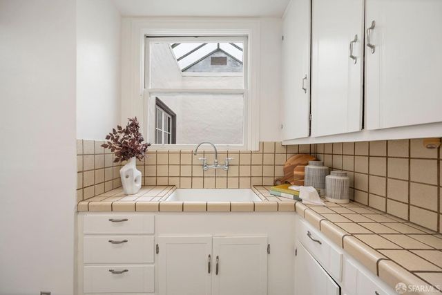 1645 7th Avenue, San Francisco, CA 94122