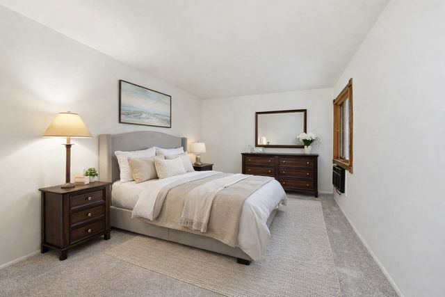 1806 Hemlock Place 102, Schaumburg, IL 60173