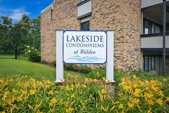 1806 Hemlock Place 102, Schaumburg, IL 60173