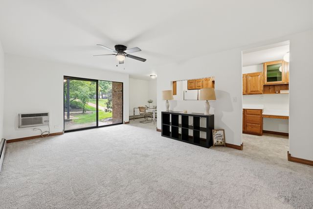 1806 Hemlock Place 102, Schaumburg, IL 60173