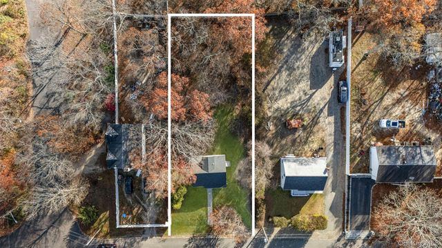 78 Carr Lane, Coram, NY 11727