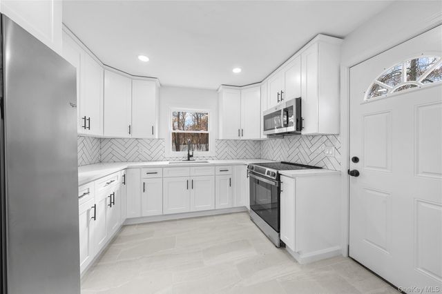 78 Carr Lane, Coram, NY 11727