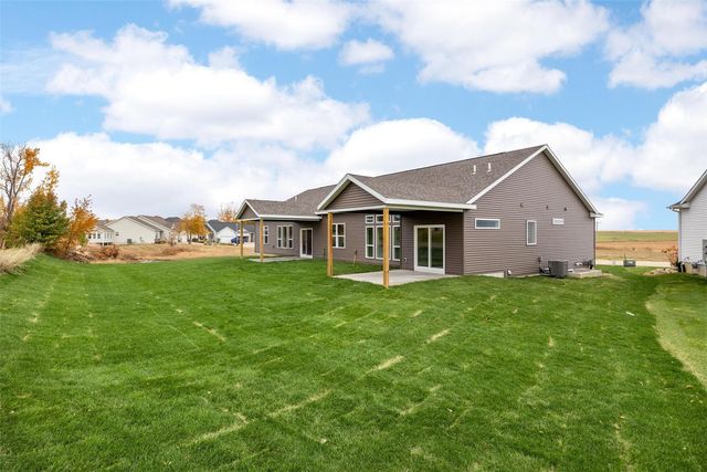 3061 Duckhorn Cove, Marion, IA 52302