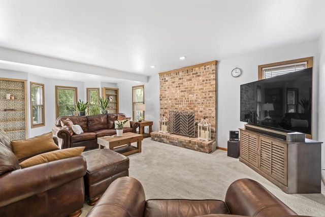 7326 Forty Acre ROAD, Franksville, WI 53126