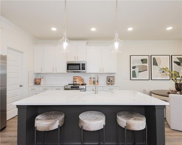 5657 Overview Drive, Flowery Branch, GA 30542