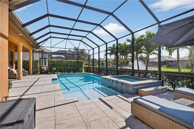 7352 Lantana WAY, Naples, FL 34119