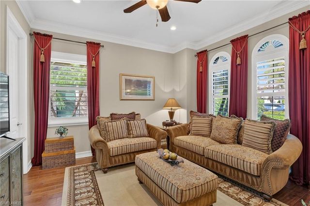 7352 Lantana WAY, Naples, FL 34119